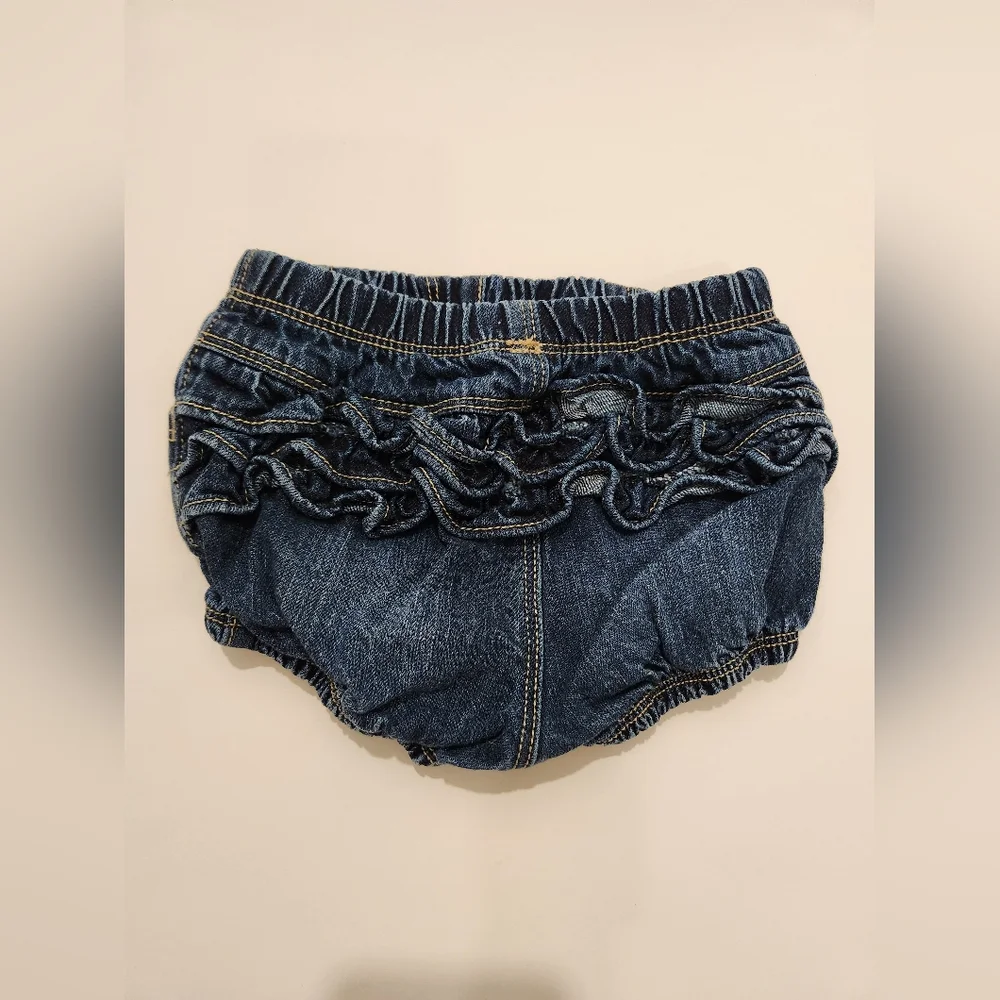 Old‎ Navy ruffled denim bloomer shorts 6-12 months